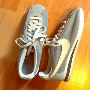 Women’s Nike Cortez 7.5 size